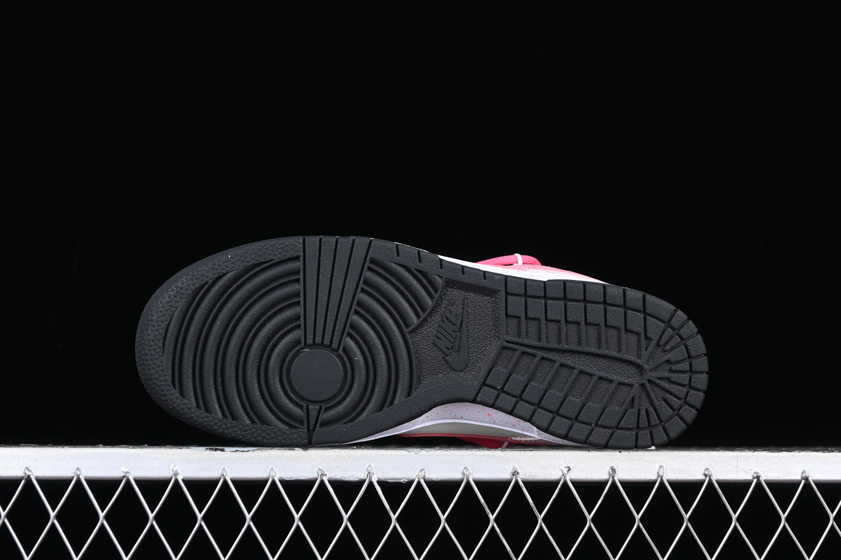 All Categories Nk SB Dunk Series Nk SB Dunk Low Low-top sneakers Nk Dunk Low "Multi Color" Vibrant three hooks Customized version of deconstructed strap casual sneakers FD4623-131